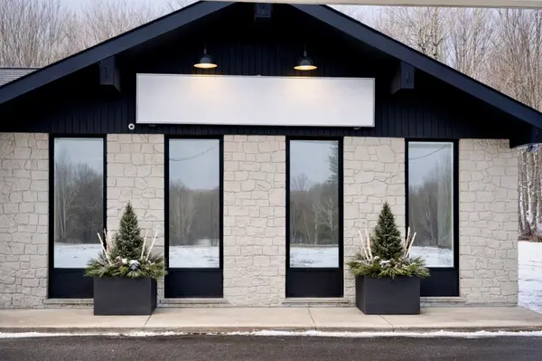 9100 HIGHWAY #11 SOUTH EXPY, Huntsville, ON P1H 2J2