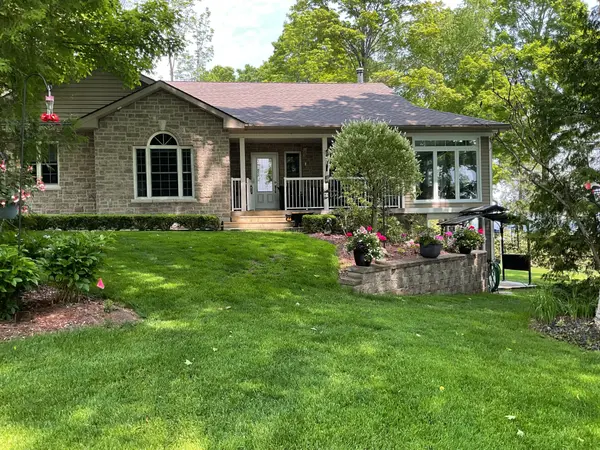 2 2nd AVE, South Bruce Peninsula, ON N0H 2T0