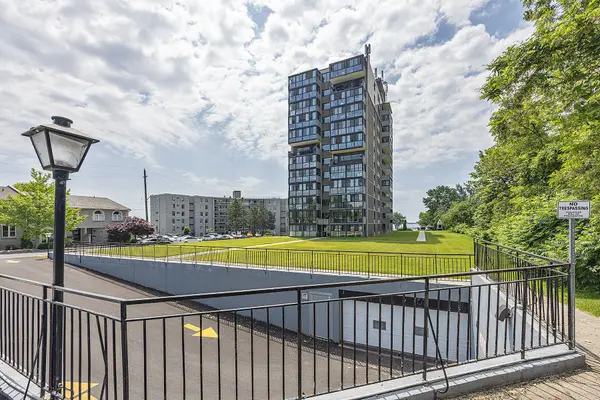 2 Mowat AVE #903, Kingston, ON K7M 1K1