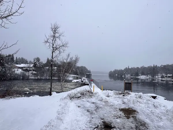 29606 60 Hwy HWY, South Algonquin, ON K0J 2M0