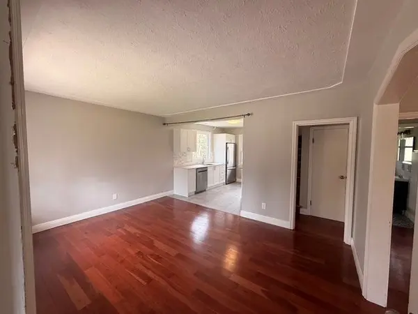 63 Greenfield DR, London South, ON N6E 1M8