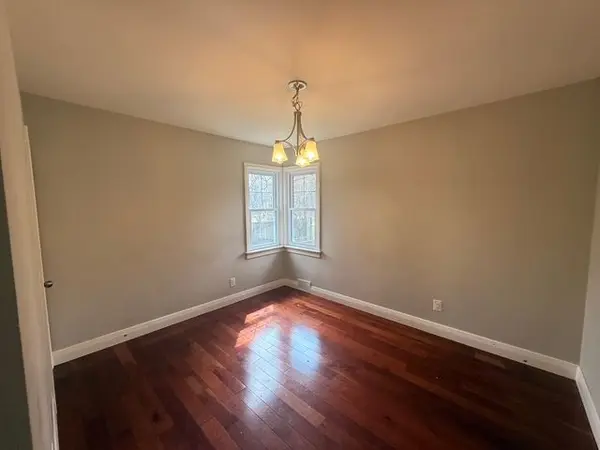 63 Greenfield DR, London South, ON N6E 1M8