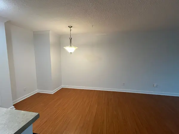 555 Brittany DR #403, Manor Park - Cardinal Glen And Area, ON K1K 4C5