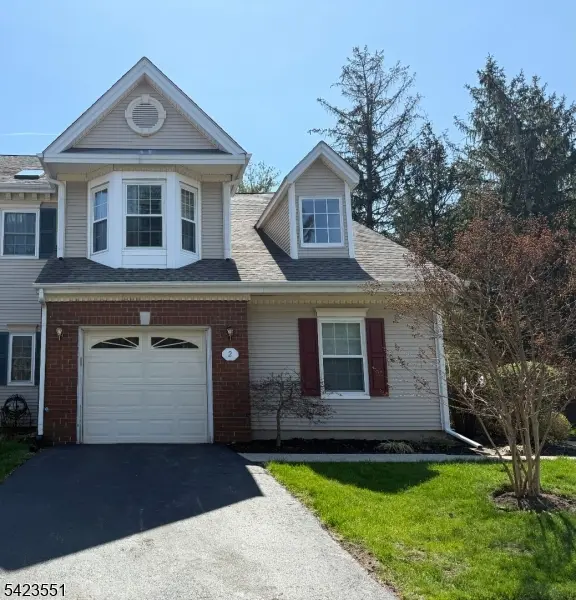 2 Sapphire Ln, Franklin Twp., NJ 08823