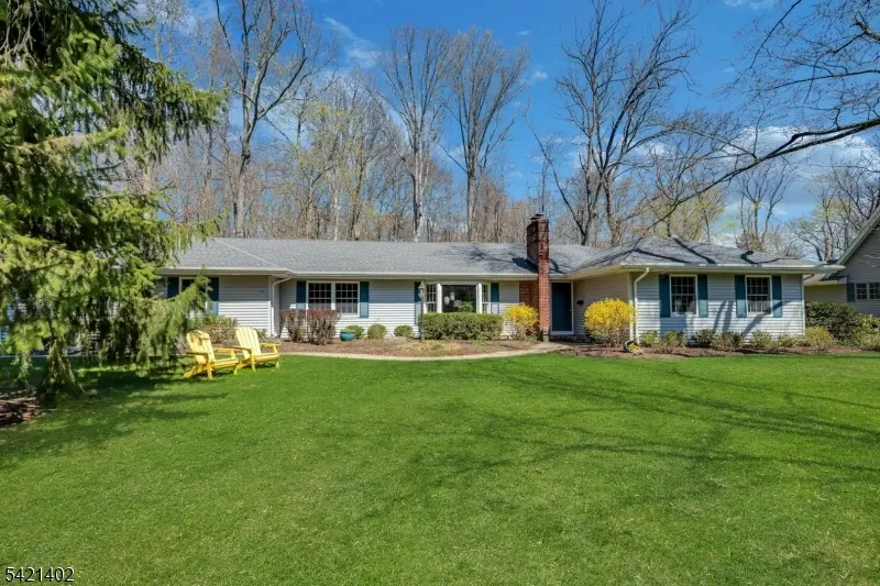 25 Yorke Rd, Mountain Lakes Boro, NJ 07046