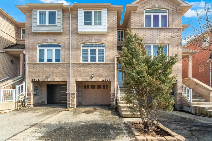 3378 Redpath CIR, Mississauga, ON L5N 8R1