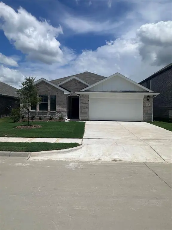 225 Sugarlands Drive, Greenville, TX 75402