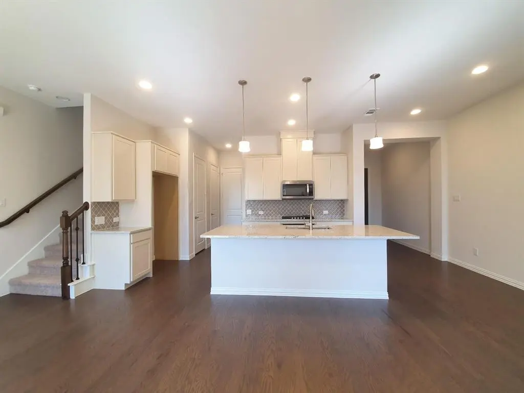 8286 Primrose Way, Dallas, TX 75252