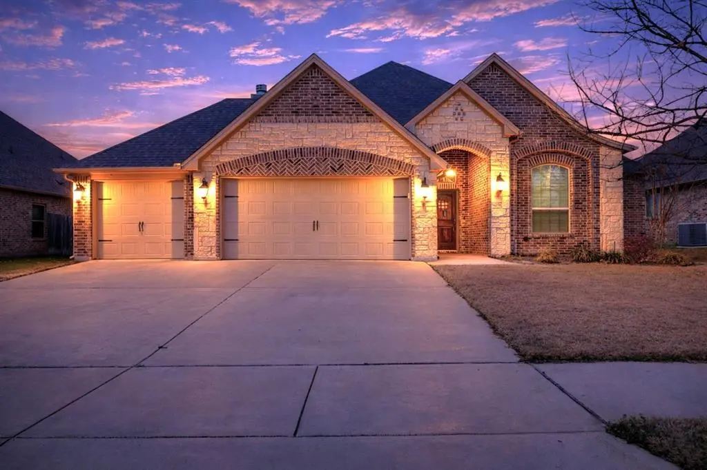 4004 Brookdale Road, Benbrook, TX 76116