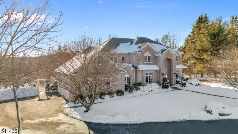 4 Downing Ct, Chester Twp., NJ 07930