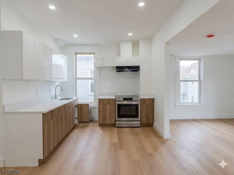 460 William St #2, East Orange City, NJ 07017