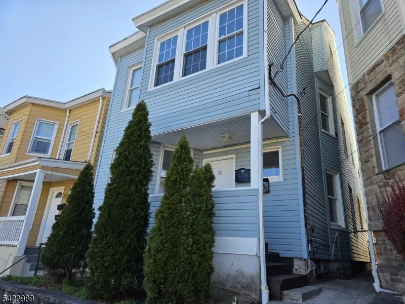 18 Michigan Ave, Paterson City, NJ 07503