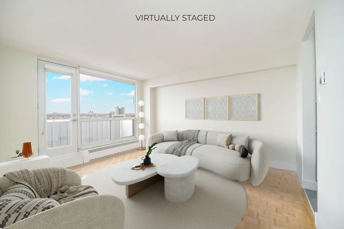 666 Spadina AVE #1401, Toronto C01, ON M5S 2H8