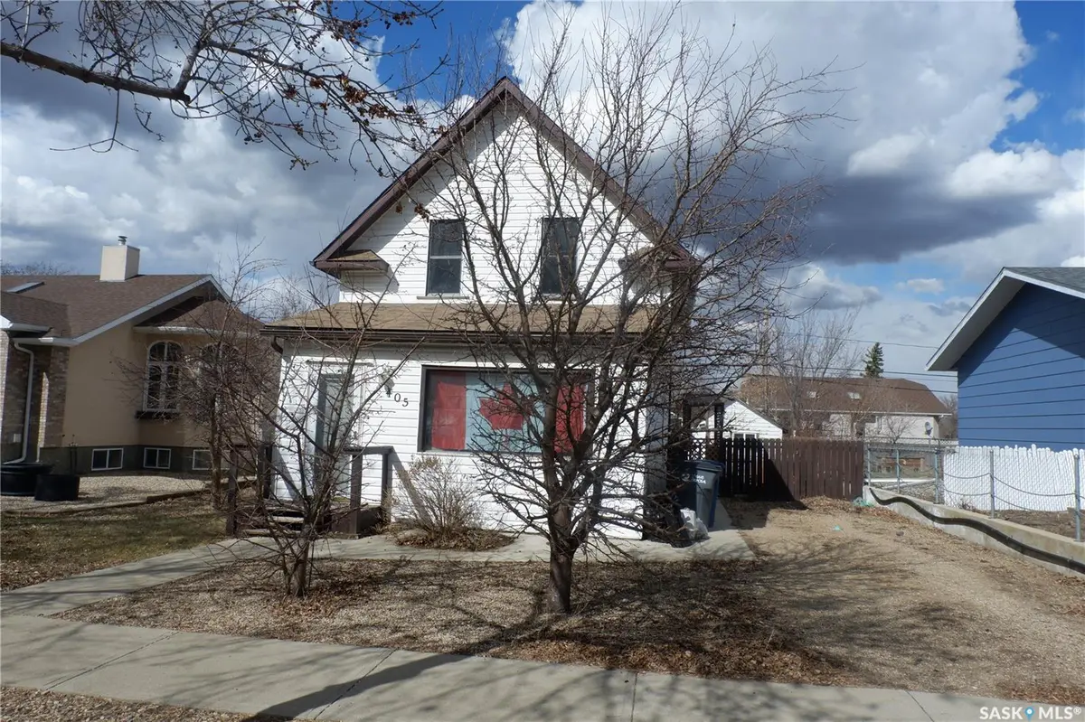 405 4th AVENUE E, Assiniboia, SK S0H 0B0