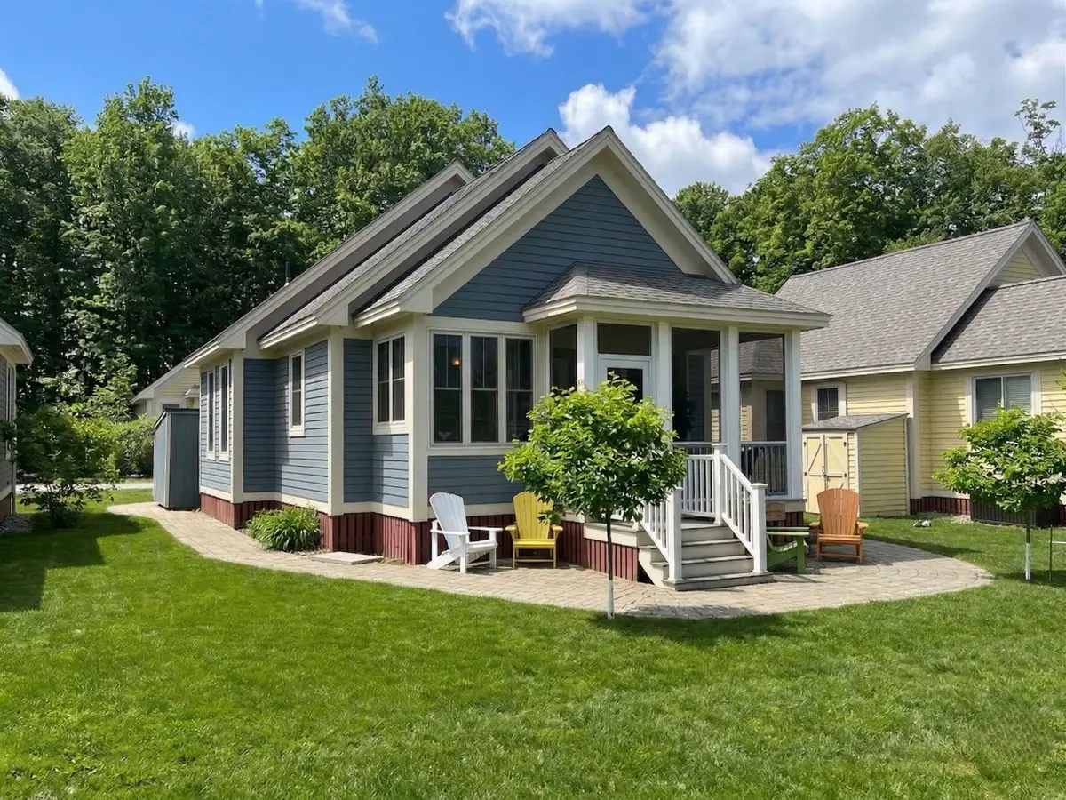 17 Hollow LN #222, Prince Edward County, ON K0K 1P0