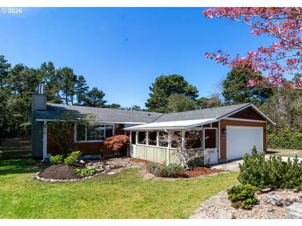 4726 SEA BREEZE LN, Florence, OR 97439