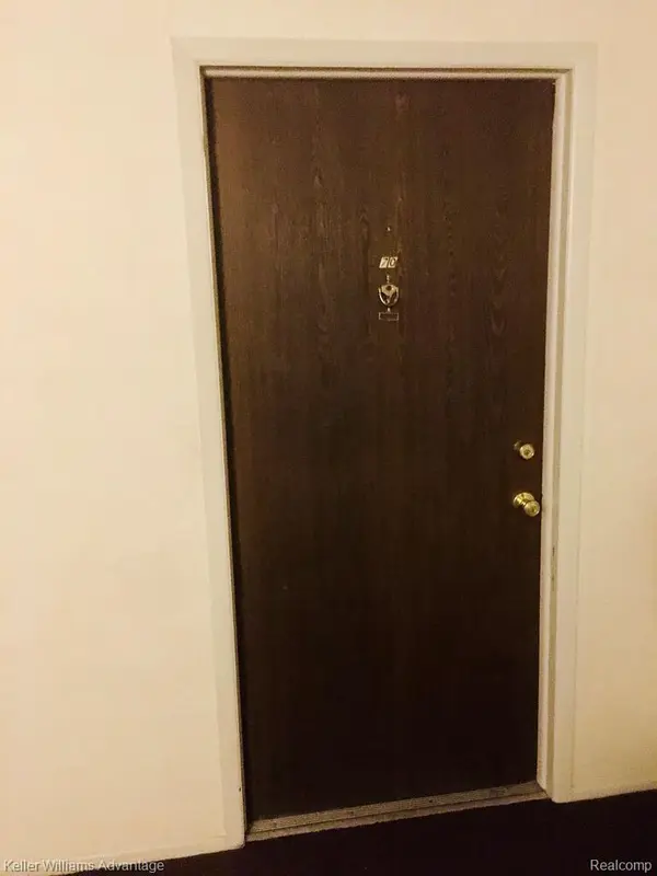 27915 Berrywood LN #70, Farmington Hills, MI 48334