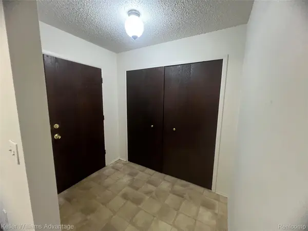 27915 Berrywood LN #70, Farmington Hills, MI 48334