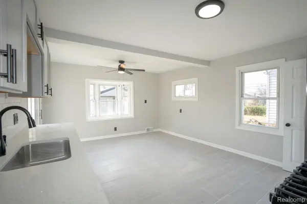 19820 Avalon ST, St. Clair Shores, MI 48080