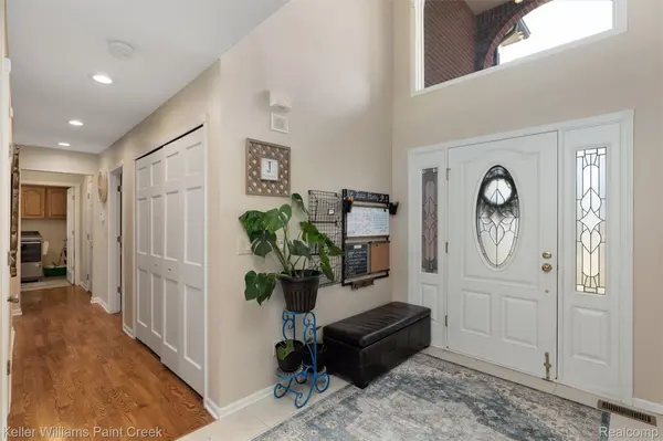 14765 Sparrow DR, Shelby Charter Township, MI 48315