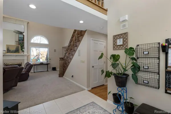 14765 Sparrow DR, Shelby Charter Township, MI 48315