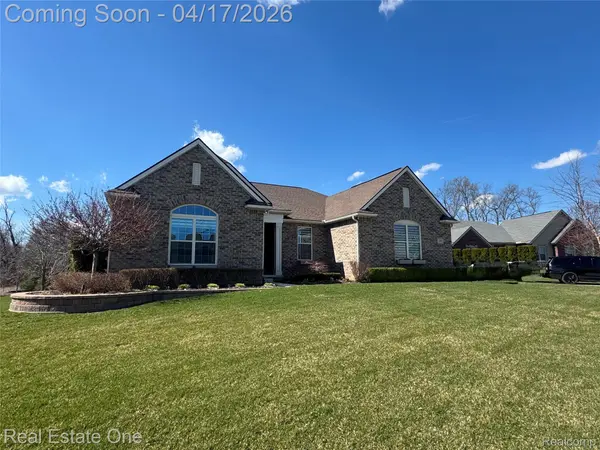 295 Eden Prairie DR, Oakland Charter Township, MI 48363