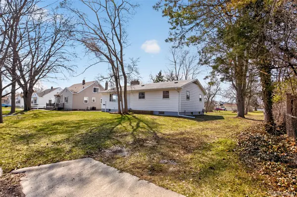 2300 S Lincoln, Bay City, MI 48708