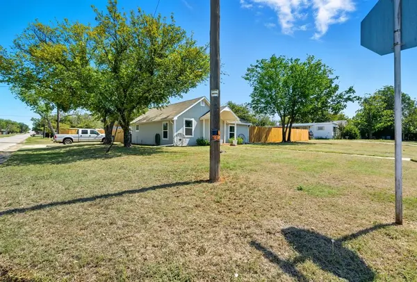 801 Carolina Street, Graham, TX 76450