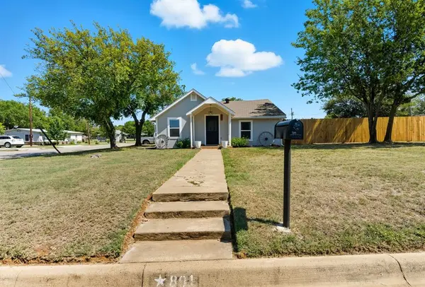 801 Carolina Street, Graham, TX 76450