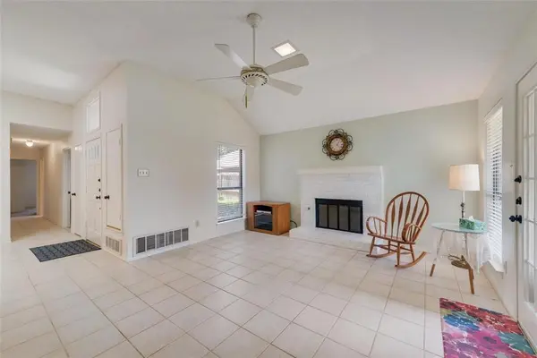 2020 Hearthside Lane, Garland, TX 75044