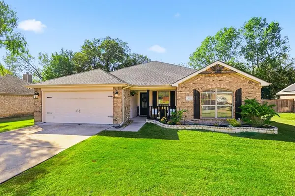 917 New York Avenue, Midlothian, TX 76065