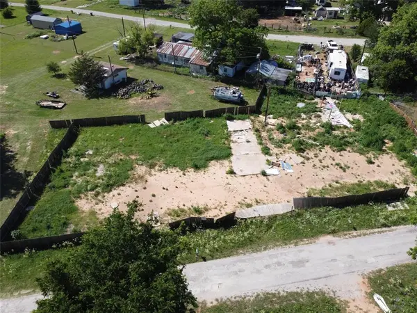 218 Kickapoo Trail #2, Weatherford, TX 76087