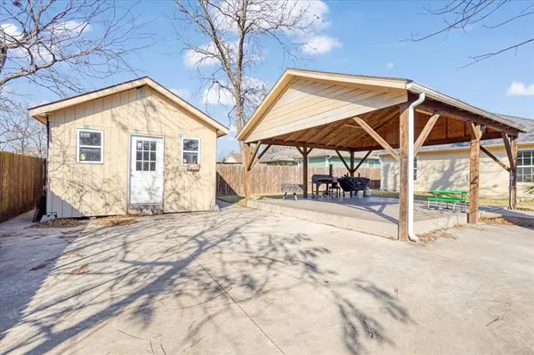 1122 S Hazelwood, Sherman, TX 75090