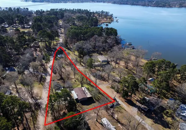 20501 Shore Breeze Drive, Chandler, TX 75758