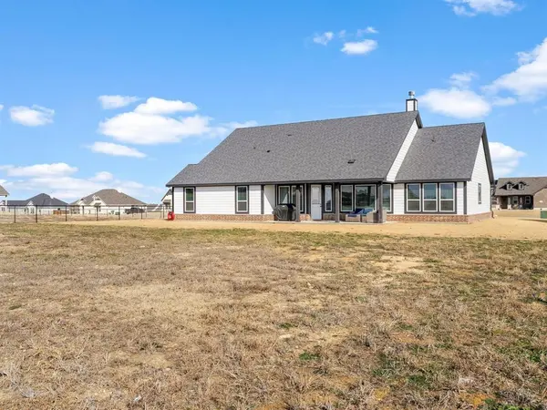 221 Meadow Vista Drive, Rhome, TX 76078