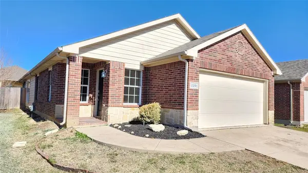 2201 Sweetwood Drive,  Fort Worth,  TX 76131