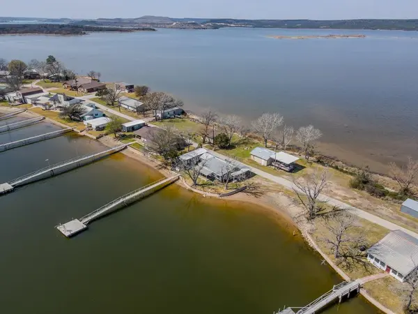 1203 McGinnis Point, Graford, TX 76449