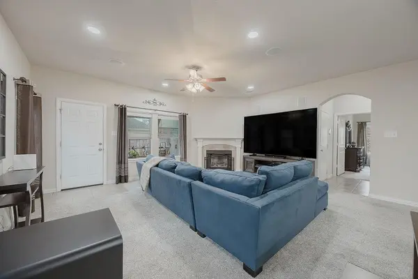 305 Village Drive, Red Oak, TX 75154