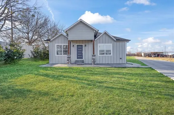 920 Oil Mill Road, Van Alstyne, TX 75495