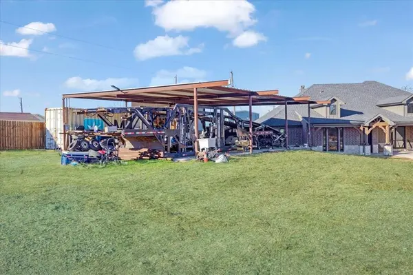 920 Oil Mill Road, Van Alstyne, TX 75495