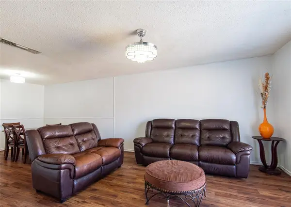 808 Meadow Mead Drive, Allen, TX 75002