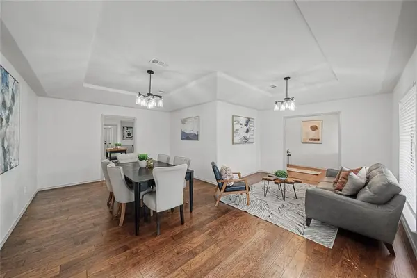 2415 Lakeview Circle, Arlington, TX 76013