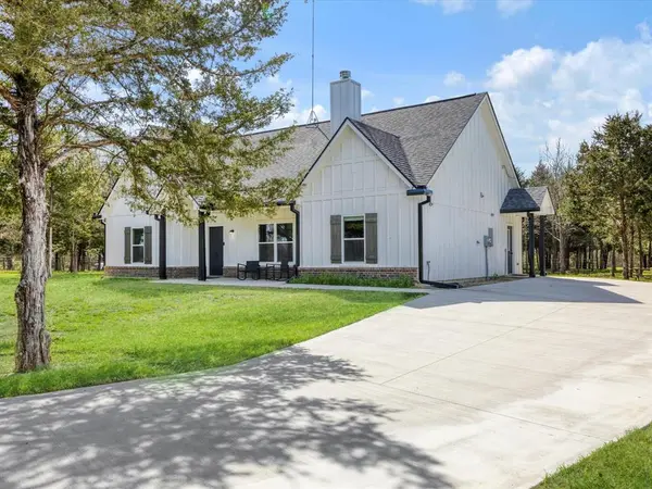 865 County Road 4519, Wolfe City, TX 75496