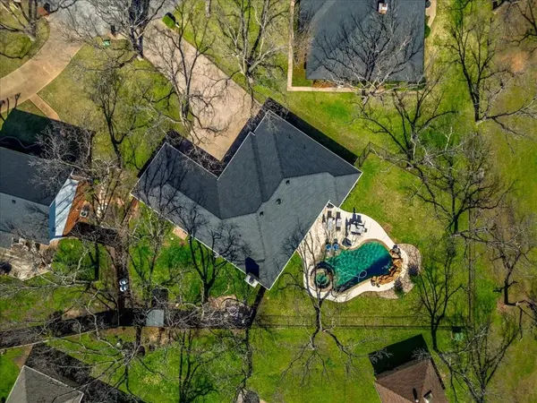 6105 Bontura Court, Granbury, TX 76049