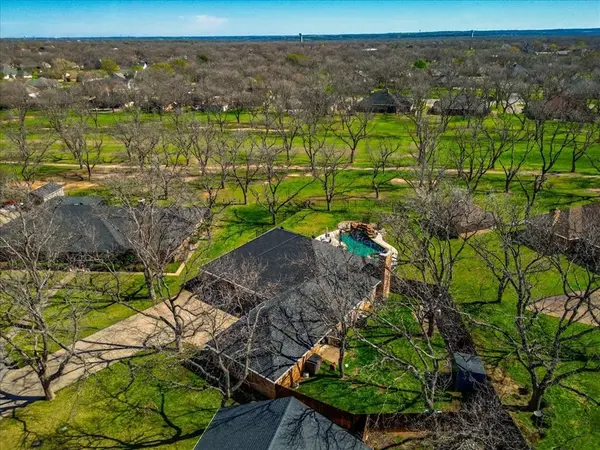 6105 Bontura Court, Granbury, TX 76049