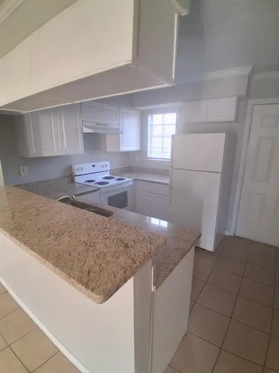 9459 Olde Towne Row, Dallas, TX 75227