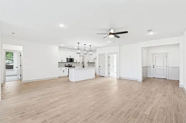 5012 Elizabeth Street, Granbury, TX 76048