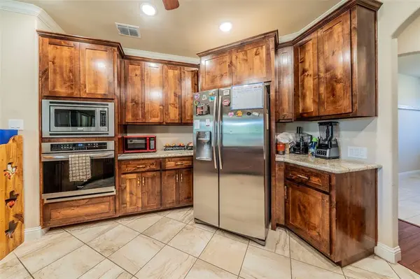 2852 Sonterra Drive, Cedar Hill, TX 75104