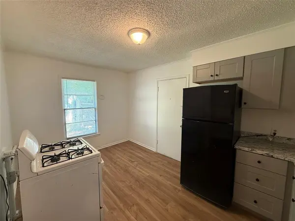 4914 Donnelly Avenue, Fort Worth, TX 76107