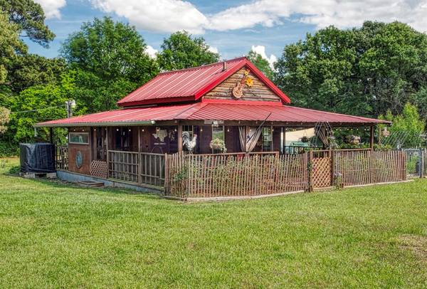 5051 Sunbird Drive, Chandler, TX 75758